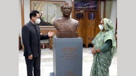 স্বাধীনতার সুবর্ণজয়ন্তী ও মুজিব বর্ষে বঙ্গবন্ধুর ভাস্কর্য উপহার দিয়েছে চীন