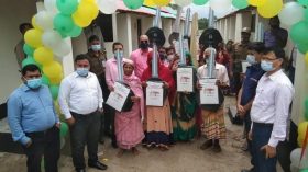 বালিয়াডাঙ্গীতে ৮শ টি গৃহহীন পরিবার পেল ‘প্রধানমন্ত্রীর উপহার’র ঘর