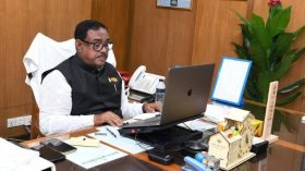 গ্রামে গ্রামে মানুষকে করোনা সচেতন করতে নেতা কর্মীদের নির্দেশনা খাদ্যমন্ত্রীর