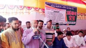 চাটখিলে মাদ্রাসার এক হাজার শিক্ষার্থীকে বঙ্গবন্ধুর অসমাপ্ত আত্মজীবনী বই দিলেন এমপি ইব্রাহিম