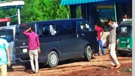 চট্টগ্রামে সমাবেশে যাবার পথে বিএনপি নেতাকর্মীদের ওপর হামলার করে আঃ লীগ নেতাকর্মীরা