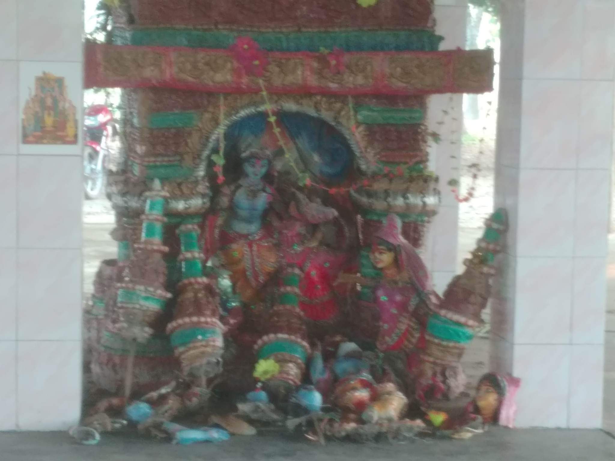 ঠাকুরগাঁও বালিয়াডাঙ্গীতে ১২টি মন্দিরের প্রতিমা ভাংচুর করেছে দুর্বৃত্তরা