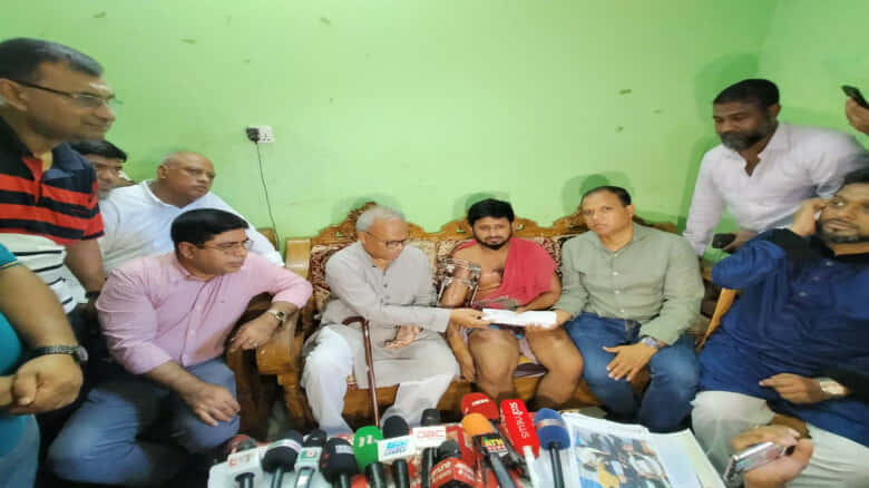 রূপগঞ্জে বিএনপি নেতা দোলনের দায়িত্ব নিলেন তারেক রহমান