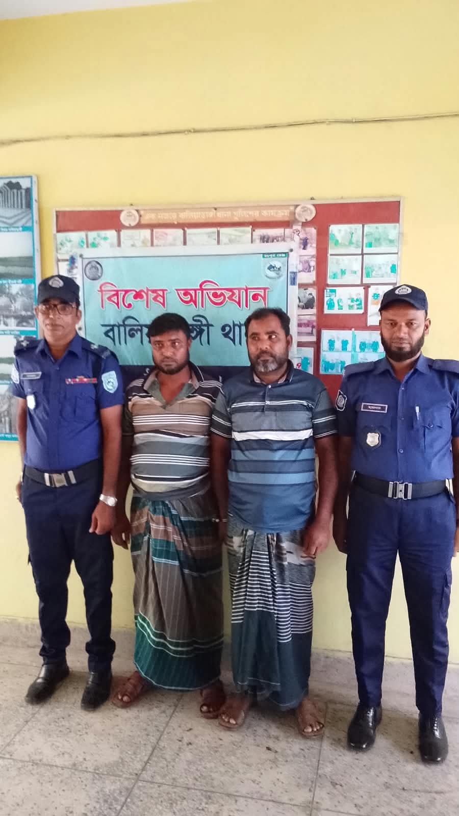 বালিয়াডাঙ্গীতে ৪৫০০পিস ইয়াবা ট্যাবলেট সহ ২ জন গ্রেফতার