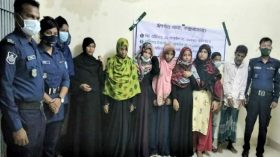 কক্সবাজারে বাড়ী ফেরত প্রবাসীকে নির্মমভাবে পেটানোয় স্ত্রীসহ ৮ জন আটক