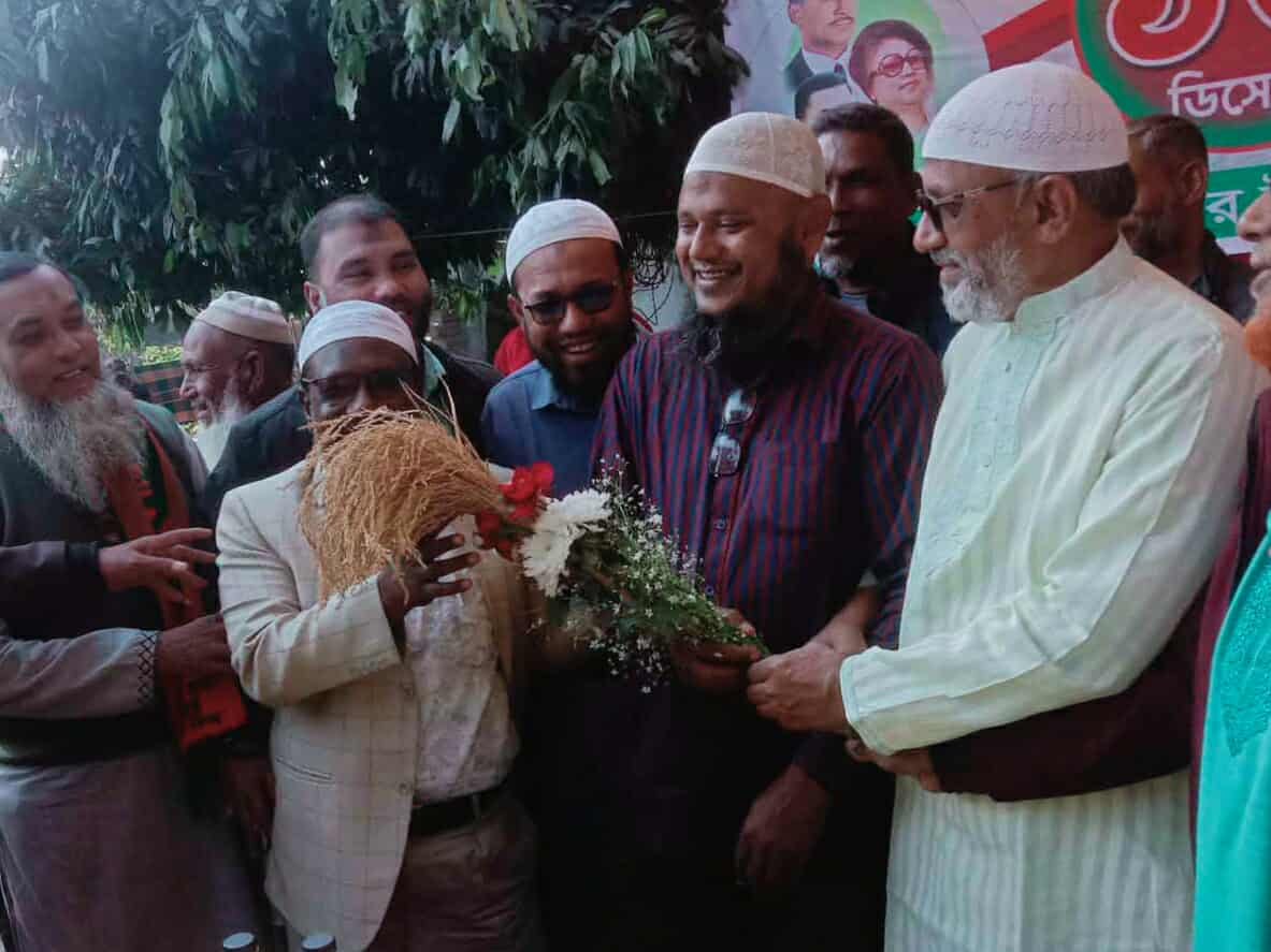 চিরিরবন্দরে জামায়াতের জনপ্রিয় নেতা মোঃ আইনুদ্দিন সরকার বিএনপিতে যোগদান করেছেন