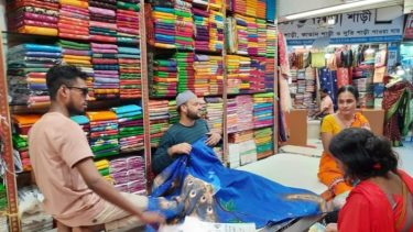 ঈদকে সামনে রেখে জমজমাট গাউছিয়ার “লক্ষীর হাট “