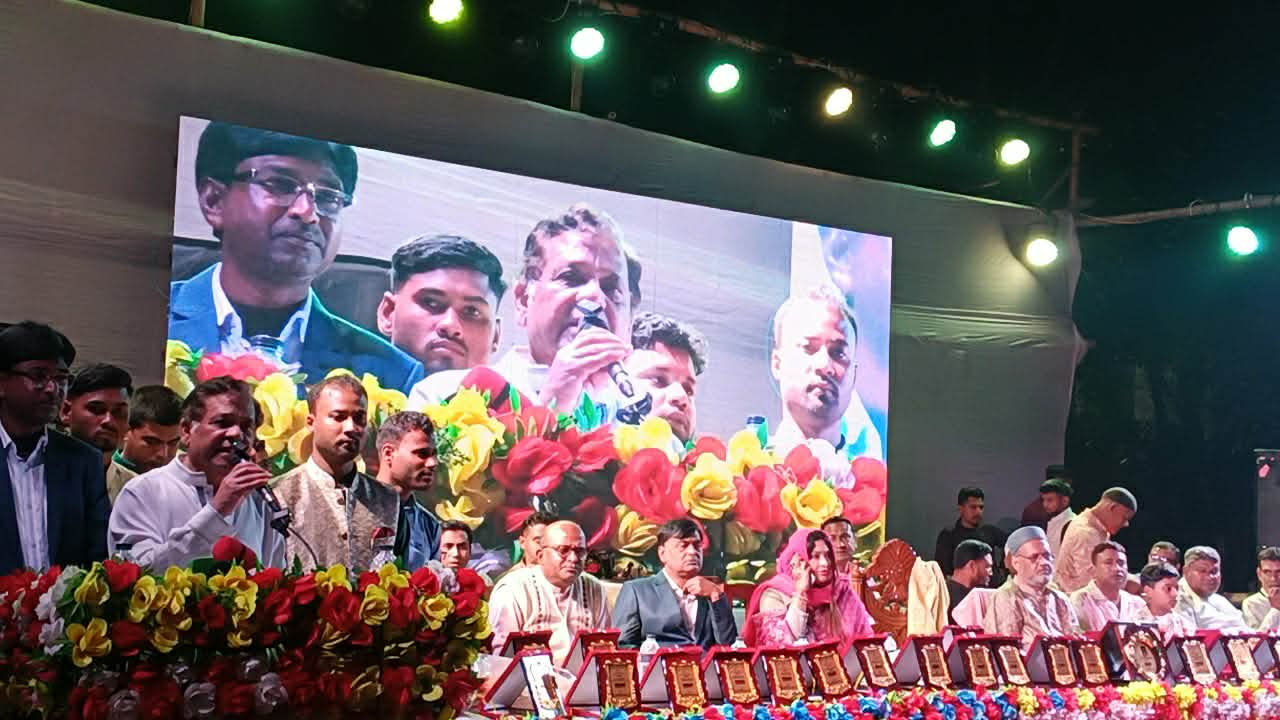 লাহিড়ী বহুমুখী উচ্চ বিদ্যালয়ে ঈদ পুনর্মিলনী, কৃতি সংবর্ধনা ও মনোজ্ঞ সাংস্কৃতিক সন্ধ্যা অনুষ্ঠিত