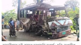 মাদারীপুরের কালকিনিতে দুটি যাত্রীবাহী বাসের মুখোমুখি সংঘর্ষে অন্তত ২০ জন আহত