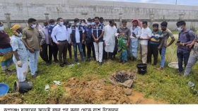 রূপগঞ্জে দাফনের আড়াই বছর পরে আদালতের নির্দেশে কবর থেকে মালয়েশিয়া প্রবাসীর লাশ উত্তোলন