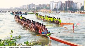 রূপগঞ্জে নৌকা বাইচ,ছলাৎ ছলাৎ শব্দে মুখোরিত শীতলক্ষ্যা,লাখো জনতার ঢল